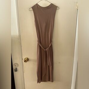 SUPER CUTE BODYCON DRESS, SIZE MEDIUM.  NWOT